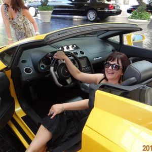 Meet your Posher, Elena